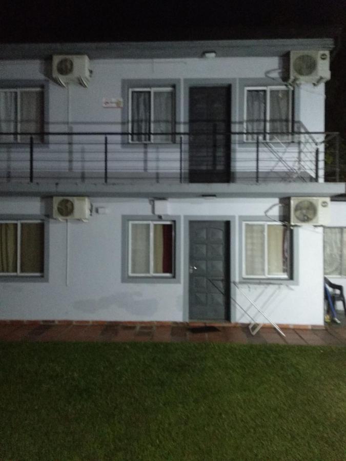 אפרטהוטל Colón Bungalows Yo Ju מראה חיצוני תמונה