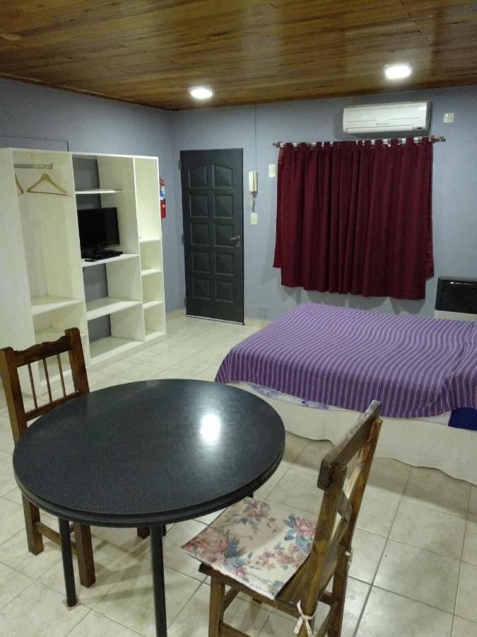אפרטהוטל Colón Bungalows Yo Ju מראה חיצוני תמונה